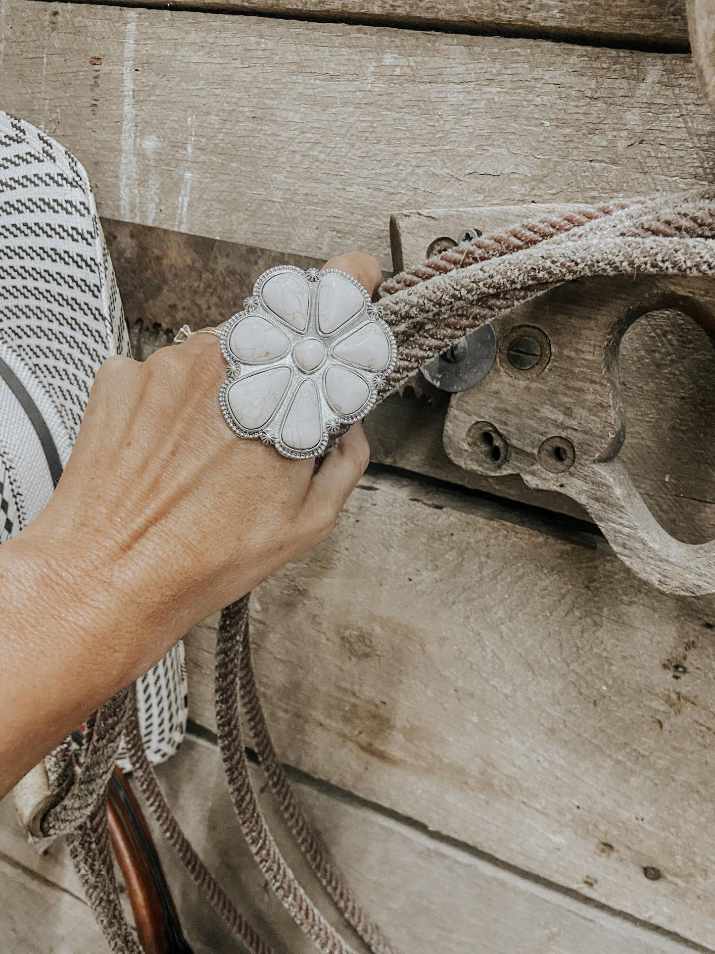 Stone Flower Burst Adjustable Ring: Off-White