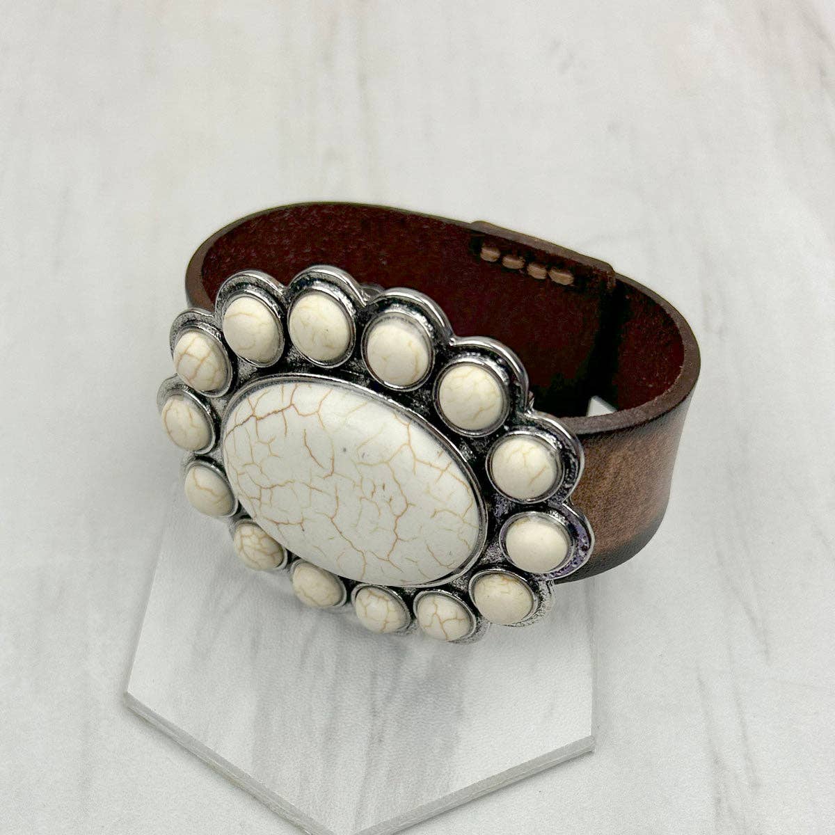 NKZ231226-11 Brown leather with large blue turquoise stone oval concho bracelet: BLUE