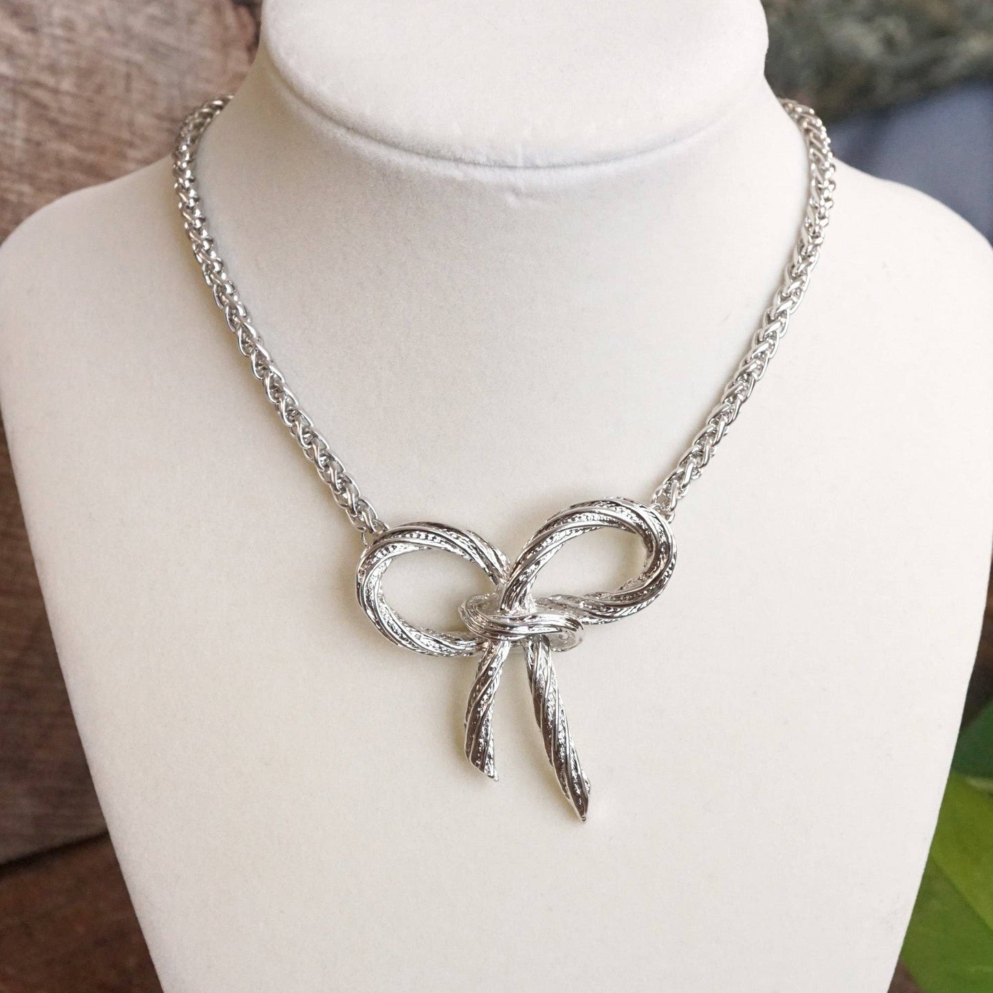 Large Gold Rope Textured Bow Pendant Necklace