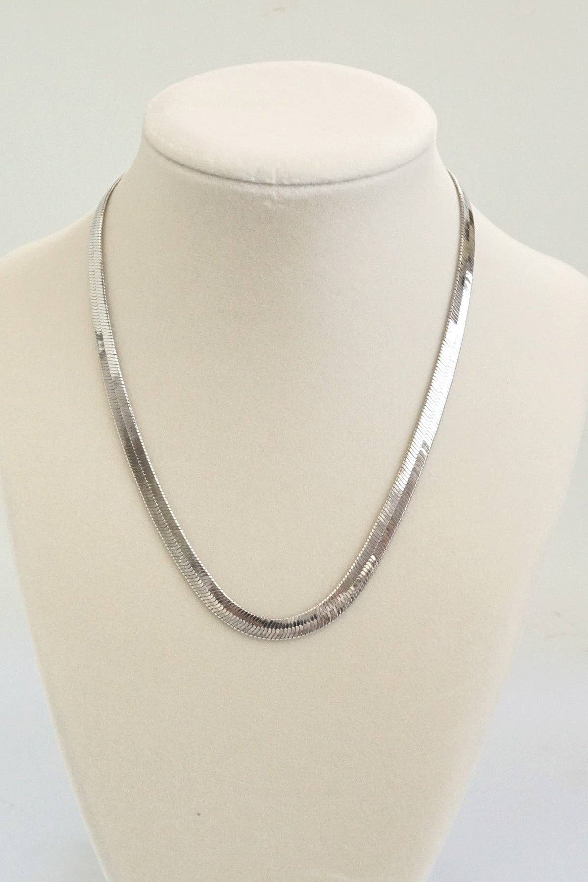 Shiny Herringbone chain necklace