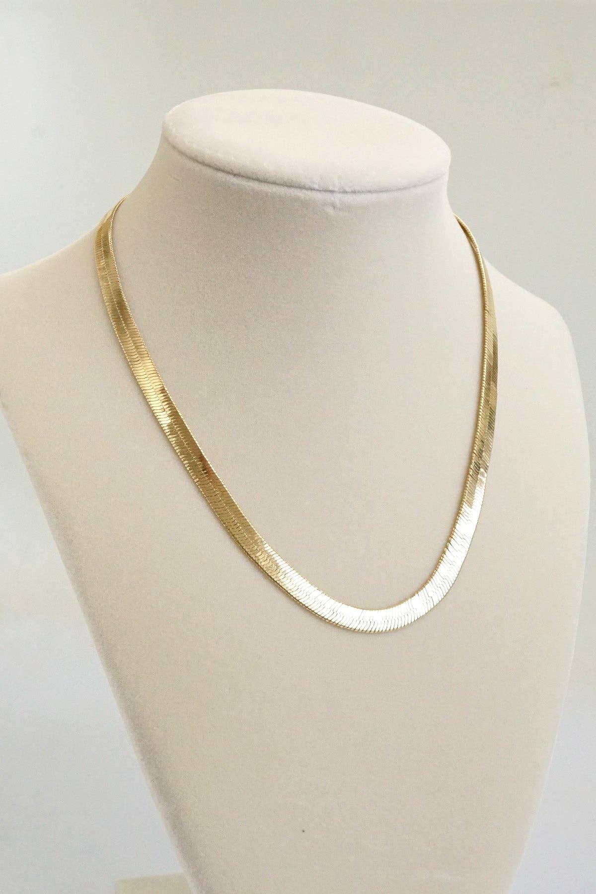 Shiny Herringbone chain necklace