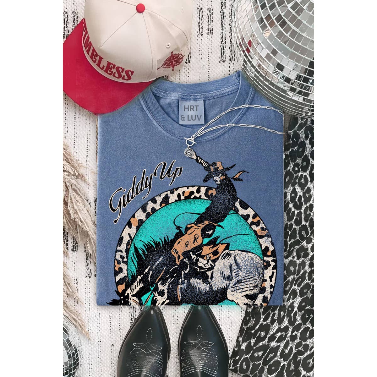 GIDDY UP COWBOY MINERAL GRAPHIC TEE