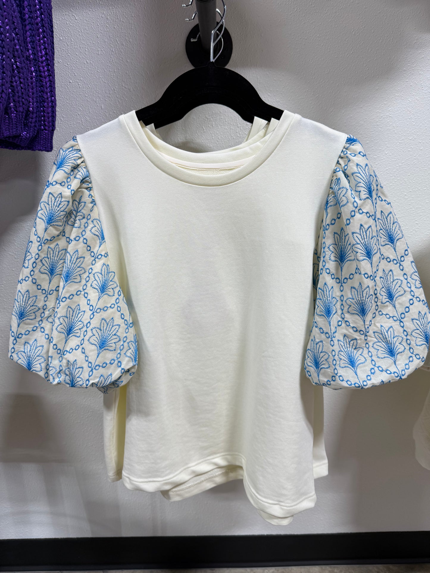 umgee white and blue floral top
