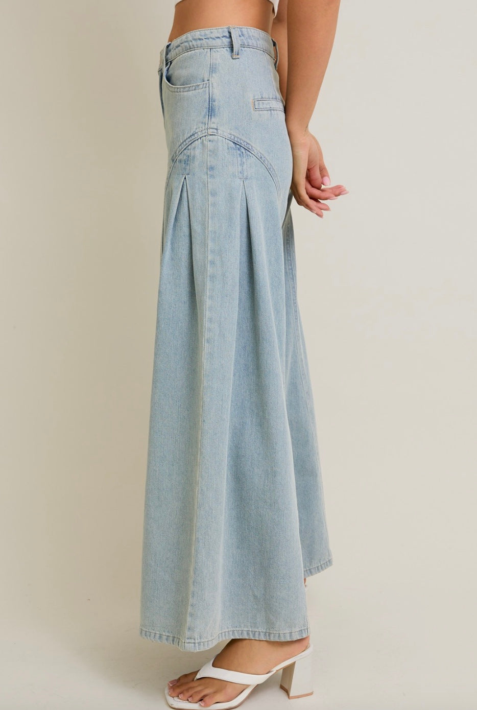 le lis pleat detail flare pants