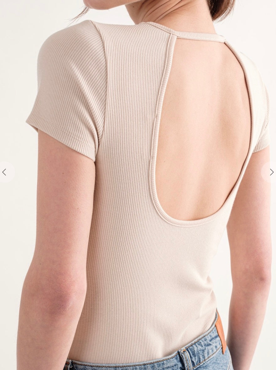 W&M scoop-neck ribbed bodysuit