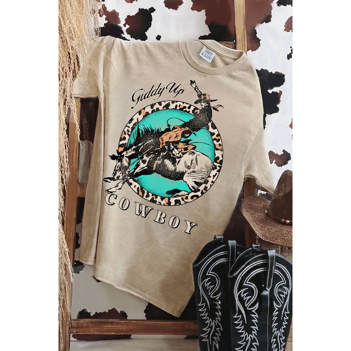 GIDDY UP COWBOY MINERAL GRAPHIC TEE