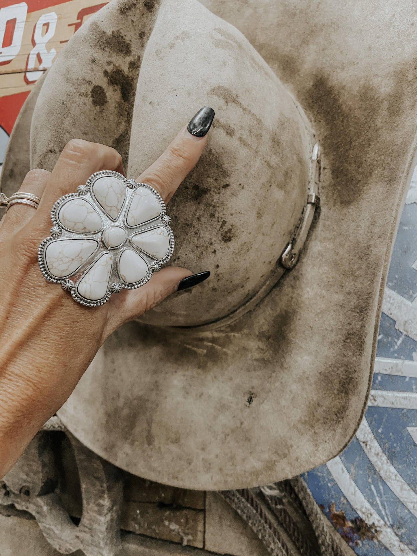 Stone Flower Burst Adjustable Ring: Off-White
