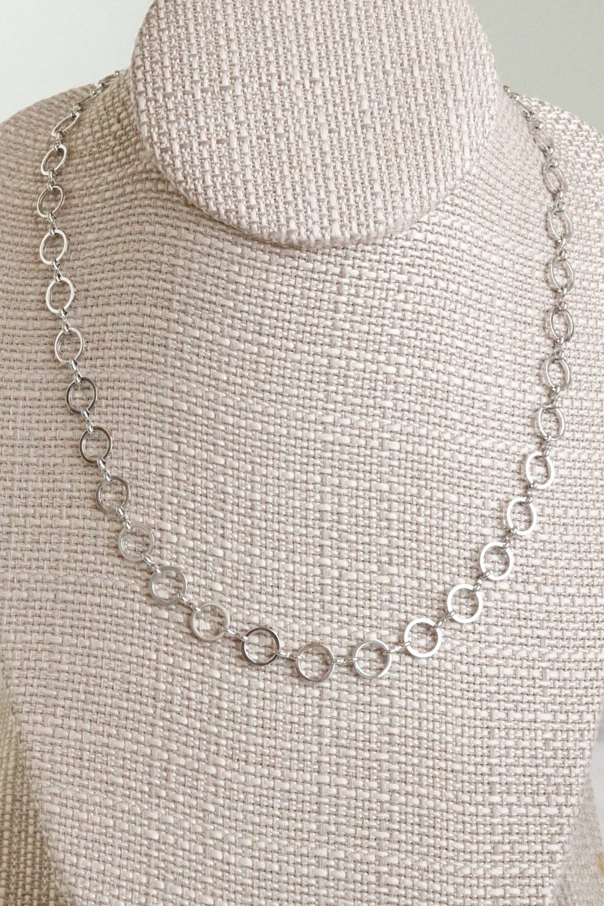 Small circle hoop links dainty chain necklace
