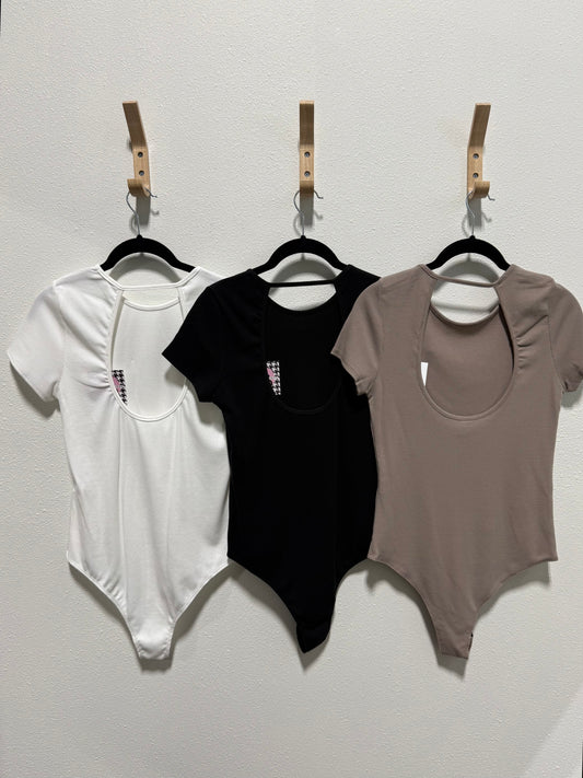 W&M scoop-neck ribbed bodysuit