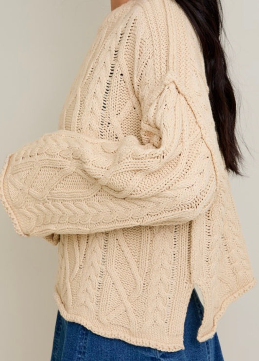 OVERSIZED CABLE KNIT SWEATER