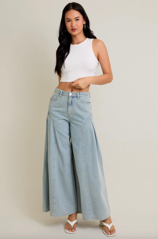 le lis pleat detail flare pants