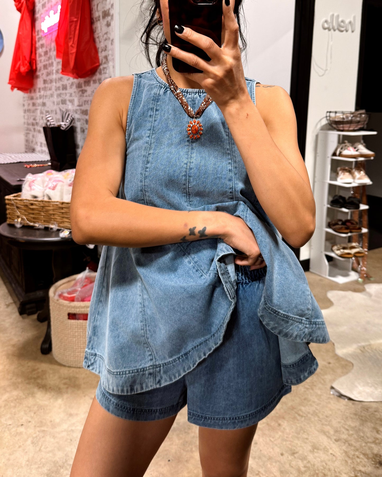 elastic waistband shorts
