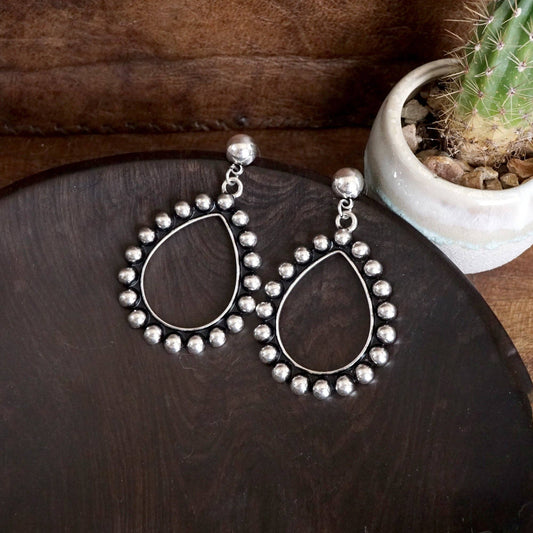 Western Teardrop Bubble Dangle Earrings – Worn Silver Tone